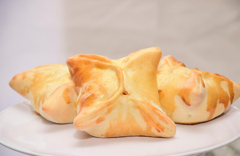 Esfirra de Frango Assado